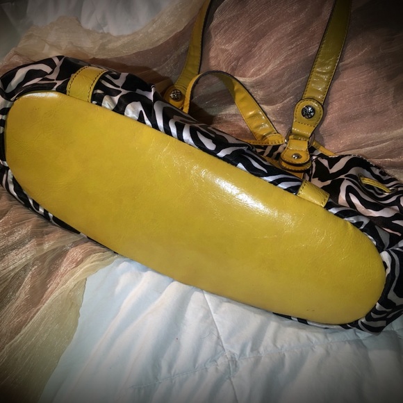 🎁✈️😊Yellow & Zebra Print, Handbag, by Nicole Miller - Picture 7 of 11